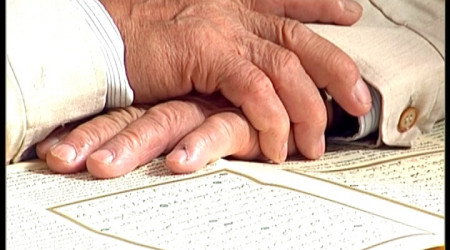 Gefaltete H&auml;nde | Bildquelle: RTF.1