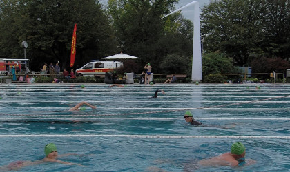 Spendenschwimmen | Bildquelle: RTF.1
