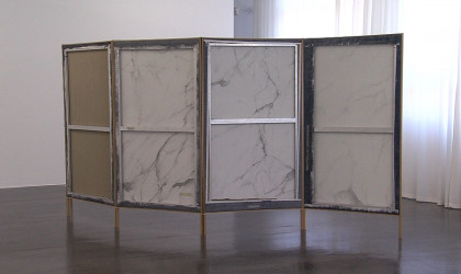 Falscher Marmor und glühende Sterne | Bildquelle: RTF.1