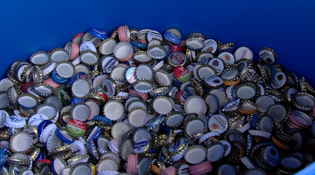 Die Bogenschütz GmbH sammelt Kronkorken zu Spendenzwecken im Zollernalbkreis | Bildquelle: RTF.1