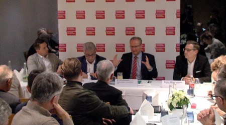 Politik und Wirtschaft mit Gunther Krichbaum | Bildquelle: RTF.1