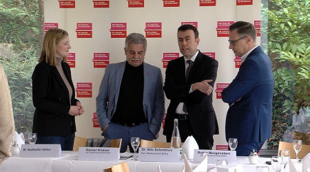 Nils Schmid und die SPD auf der Achalm | Bildquelle: RTF.1