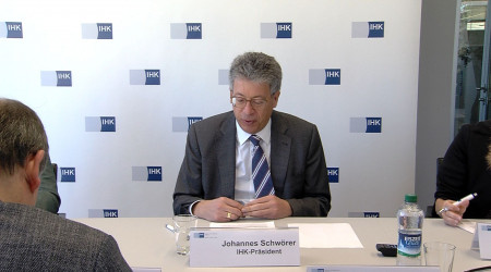 IHK &auml;u&szlig;ert sich zum Wahlergebnis | Bildquelle: RTF.1