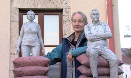 G&ouml;tz und Gisela, Kunstobjekte von Birgit Feil | Bildquelle: RTF.1