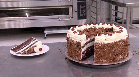 Schwarzw&auml;lder Kirschtorte | Bildquelle: RTF.1
