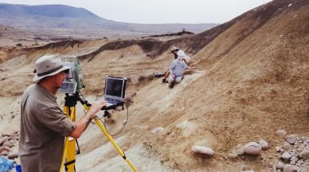 Arch&auml;ologische Ausgrabungen an der Fundstelle Jojosi 6 im Jahr 2024 | Bildquelle: Universit&auml;t T&uuml;bingen / Manuel Will