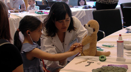 Teddyklinik im Rathaus T&uuml;bingen | Bildquelle: RTF.1