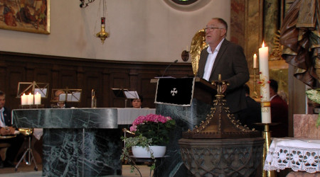 Joachim Zeller in der Kirche | Bildquelle: RTF.1