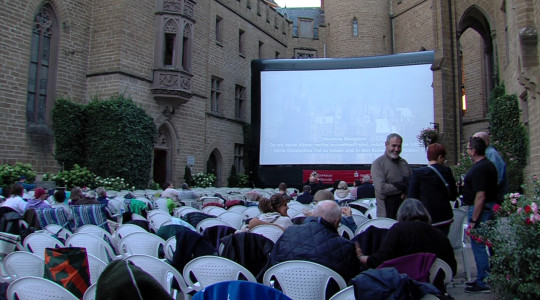 Open Air Kino auf der Burg Hohenzollern | Bildquelle: RTF.1