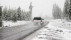 Auto auf schneebedeckter Stra&szlig;e | Bildquelle: pixabay