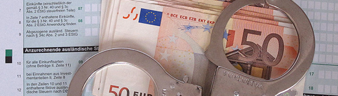 Steuerbetrug | Bildquelle: pixelio.de - IESM Steuerbetrug | Bildquelle: pixelio.de - IESM