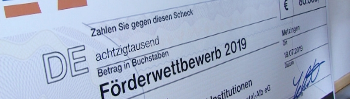 Spenden&uuml;bergabe | Bildquelle: RTF.1