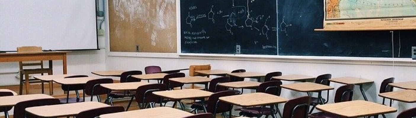 Leeres Klassenzimmer | Bildquelle: Bild von Wokandapix auf Pixabay 