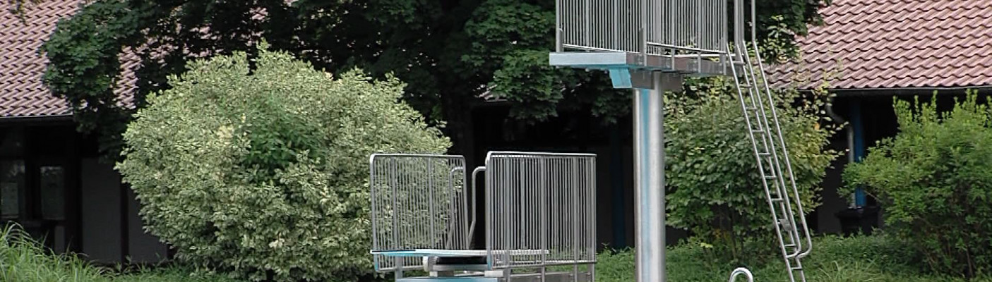 Sprungt&uuml;rme im Pfullinger Freibad | Bildquelle: RTF.1