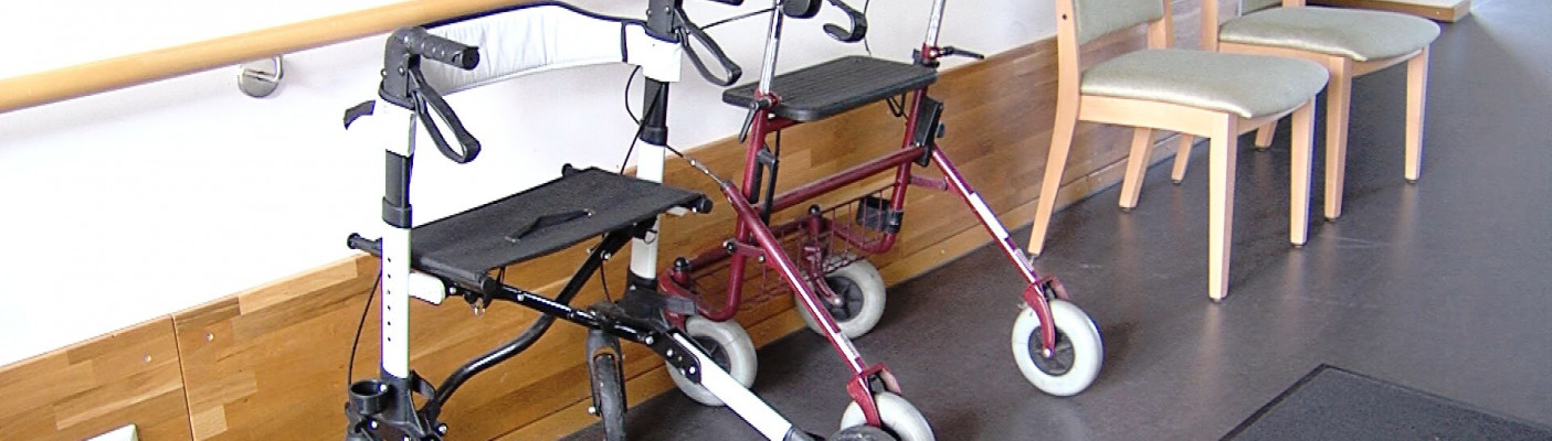 Rollatoren im Seniorenzentrum Gustav-Werner-Stift | Bildquelle: RTF.1