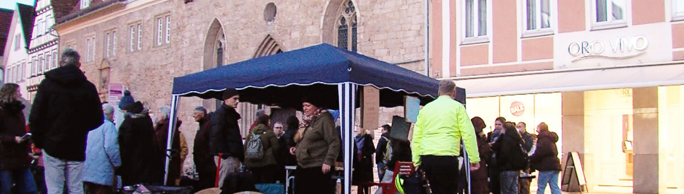 Marktplatzktion Wohnen ist ein Menschenrecht | Bildquelle: RTF.1