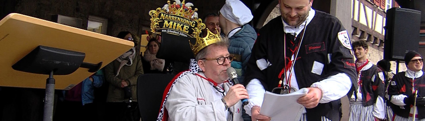 Narren machen Mike M&uuml;nzing zum K&ouml;nig | Bildquelle: RTF.1