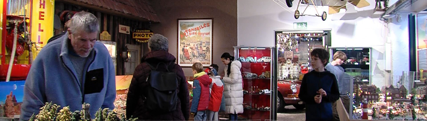 Besucher im Museum Boxenstop | Bildquelle: RTF.1