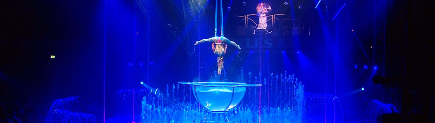 Wassershow bei Zirkus Charles Knie | Bildquelle: RTF.1