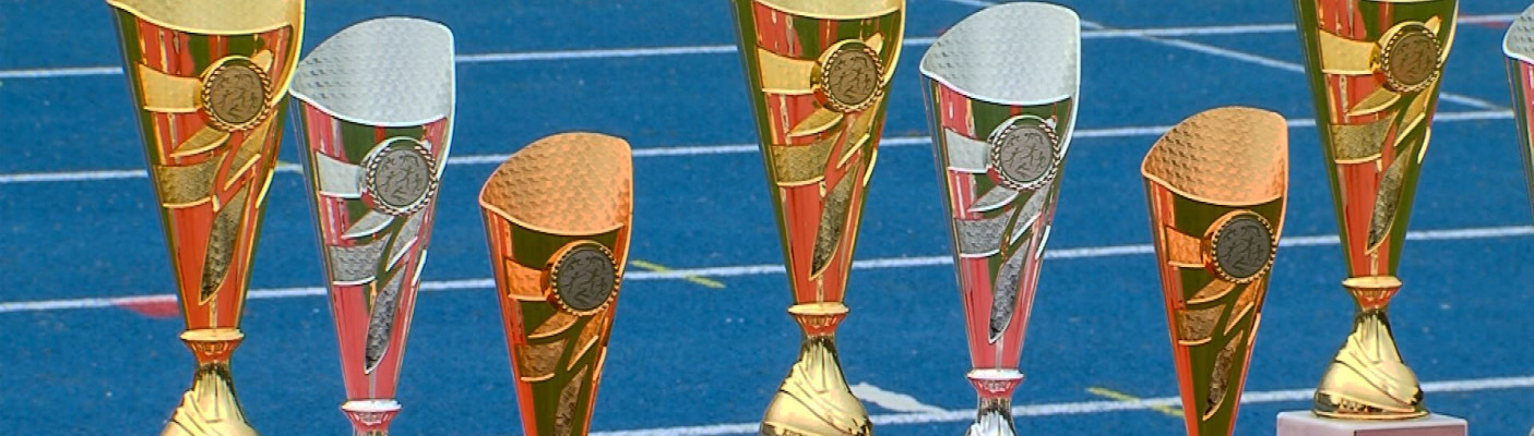 Troph&auml;en Jugend trainiert f&uuml;r Olympia und Paralympics | Bildquelle: RTF.1