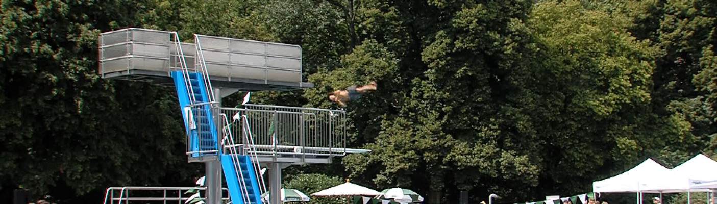 Turmspringen Freibad T&uuml;bingen | Bildquelle: RTF.1