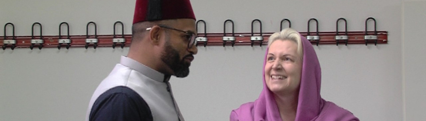 Silke Kurz besucht Ahmadiyya-Gemeinde | Bildquelle: RTF.1