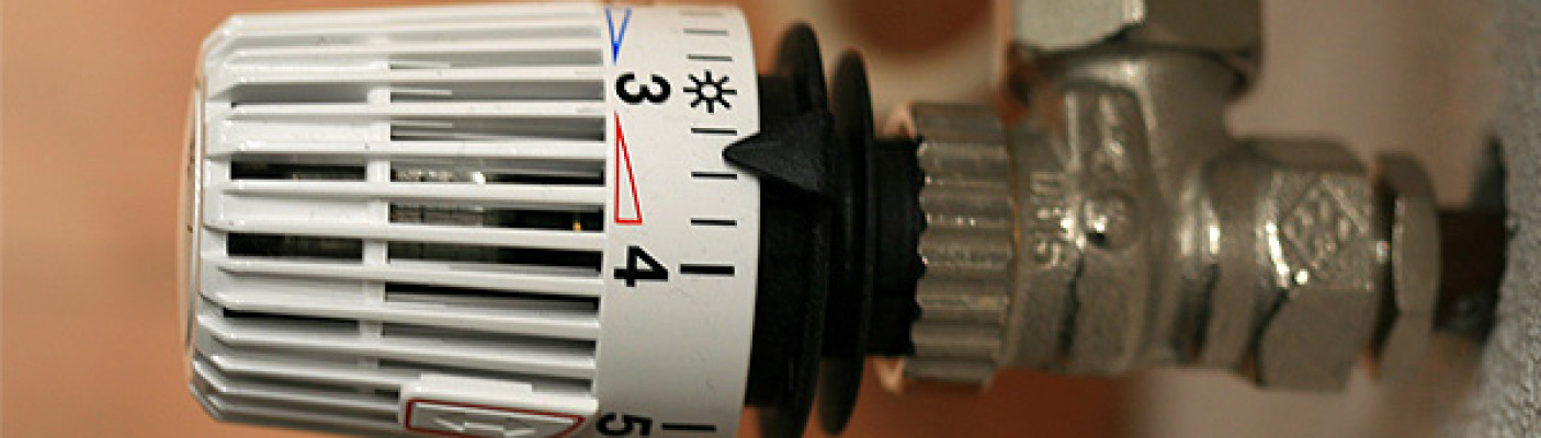 Thermostat an Heizung | Bildquelle: pixelio.de - Rainer Sturm