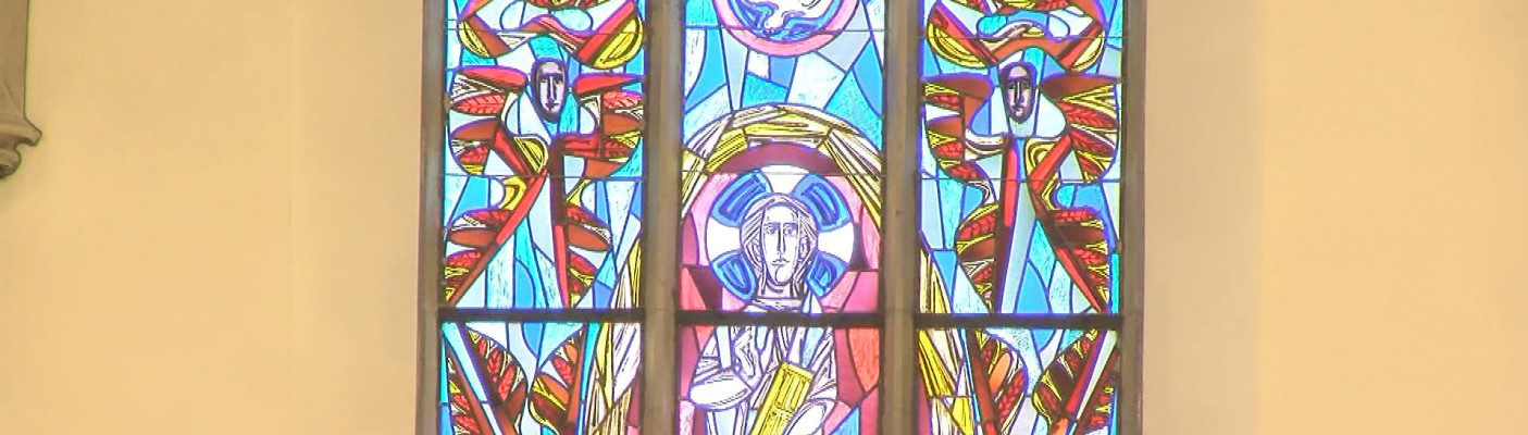 Kirchenfenster bunt Rottenburg | Bildquelle: RTF.1