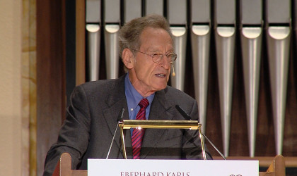 Bernhard Schlink hält Weltethos-Rede | Bildquelle: RTF.1