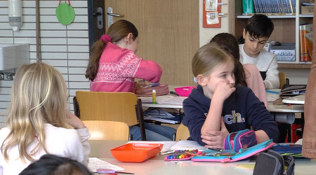 Kinder im Klassenzimmer | Bildquelle: RTF.1