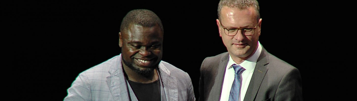 Gerald Asamoah mit Eugen-Bolz-Preis ausgezeichnet | Bildquelle: RTF.1